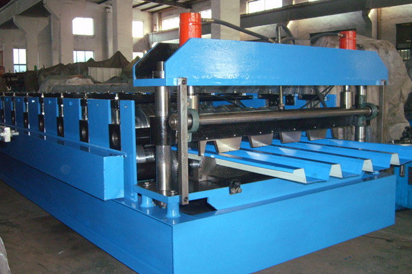 roof-deck-roll-forming-machine-2.jpg